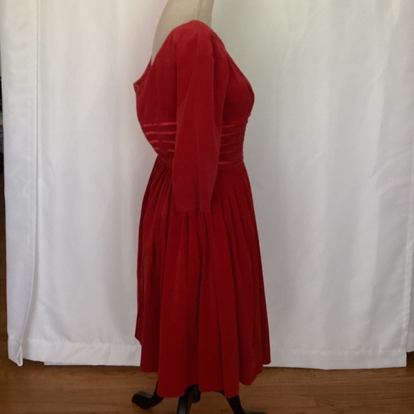 Vintage jr.theme Velvet red dress - Picture 5 of 10